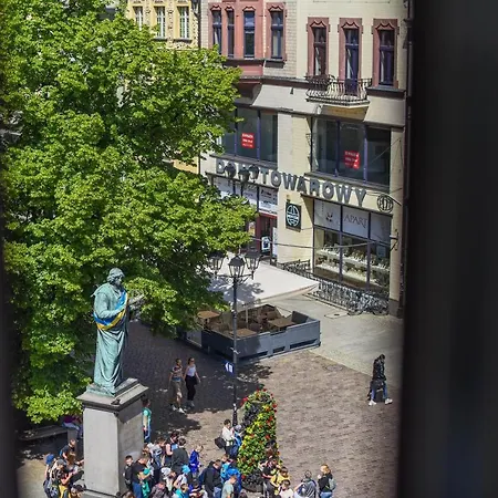 Apartament Z Widokiem Na Pomnik Kopernika - Rynek Staromiejski Torun Exterior photo
