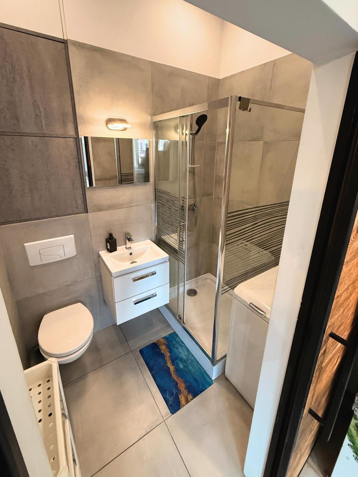 Z Widokiem Na Pomnik Kopernika - Rynek Staromiejski Apartment *